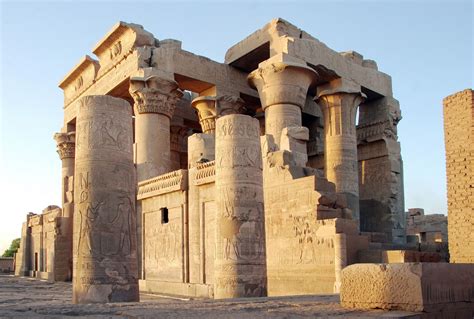 De Tempel van Kom Ombo: Een unieke twee-in-één tempelervaring!