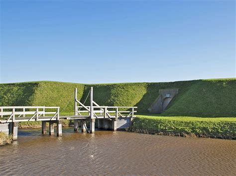 De Ypernsche Schans: Een Middeleeuws Fort en een Toevluchtsoord voor Bezoekers