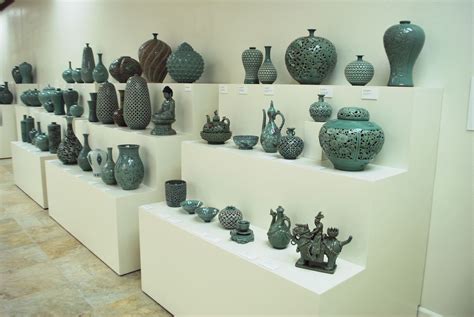  Icheon Ceramic Museum: Een kleurrijk eerbetoon aan de rijke geschiedenis van Koreaanse pottenbakkerskunst!